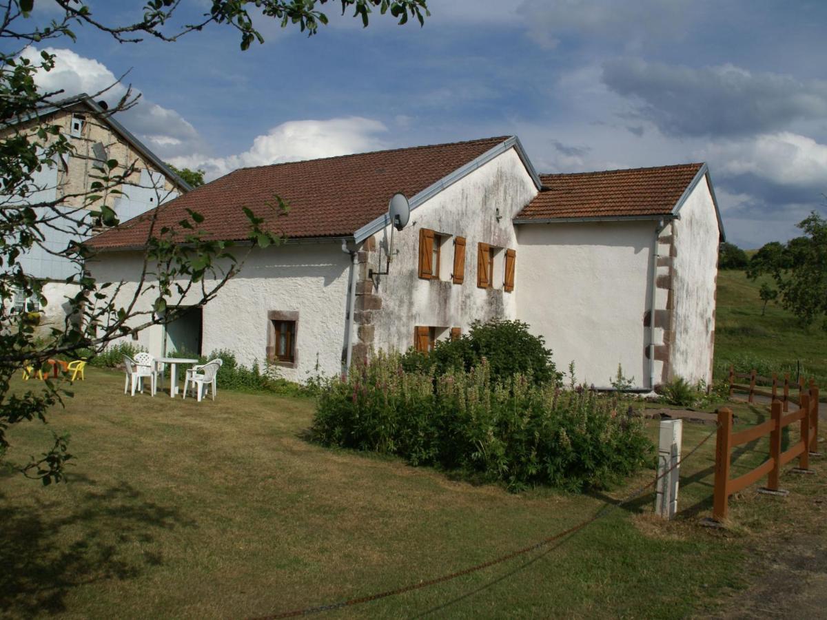 Spacious Holiday Home Near The Forest Esmoulieres Exteriör bild
